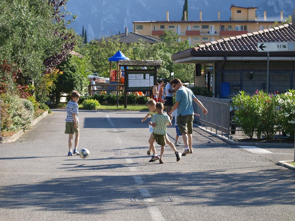 Camping Brione Otel Riva del Garda Dış mekan fotoğraf